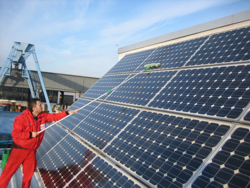 TKW_ Reinigung Solar Photovoltaik