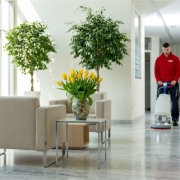 TKW Gebäudereinigung - Grundreinigung im Frühjahr Einscheibenmaschine